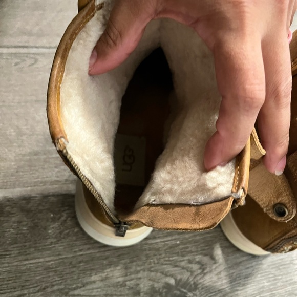 UGG WOMEN CHESTNUT SUEDE LAURELLE SHERPA LINED ANKLE BOOT UGG BOOTS SIZE 9 - Picture 7 of 8